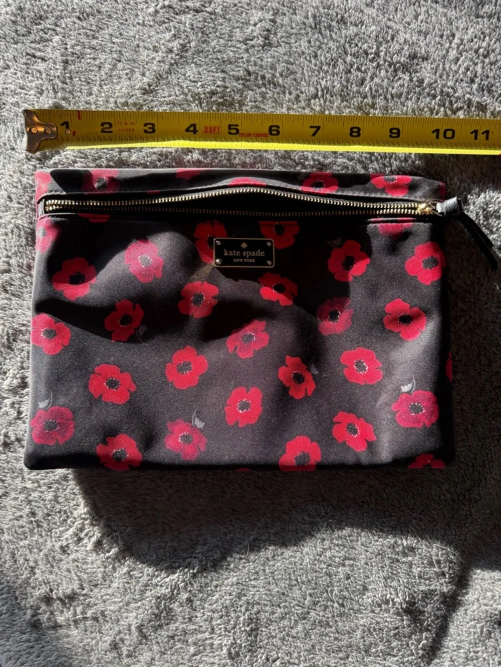 kate spade Wilson Road Mini Poppy black large Drewe pouch